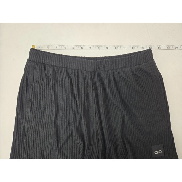 Alo Yoga Ribbed Shorts Muse Lounge Athleisure Casual Black Size M Womens - Picture 5 of 7